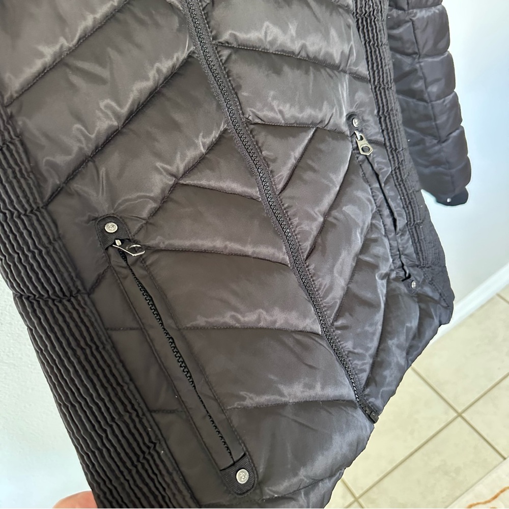 Nautica Puffer Jacket With Fur Lined Detachable Hood and Zipper Pockets Black,XS - Picture 8 of 13